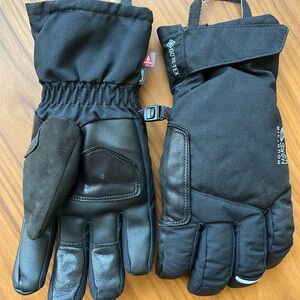 Mountain Hardwear Black Gloves